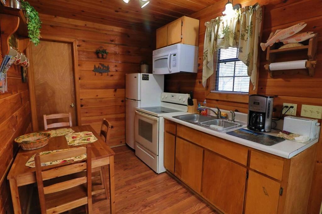 הלן Mountain Cabin 2B Jacuzzi #10 מראה חיצוני תמונה